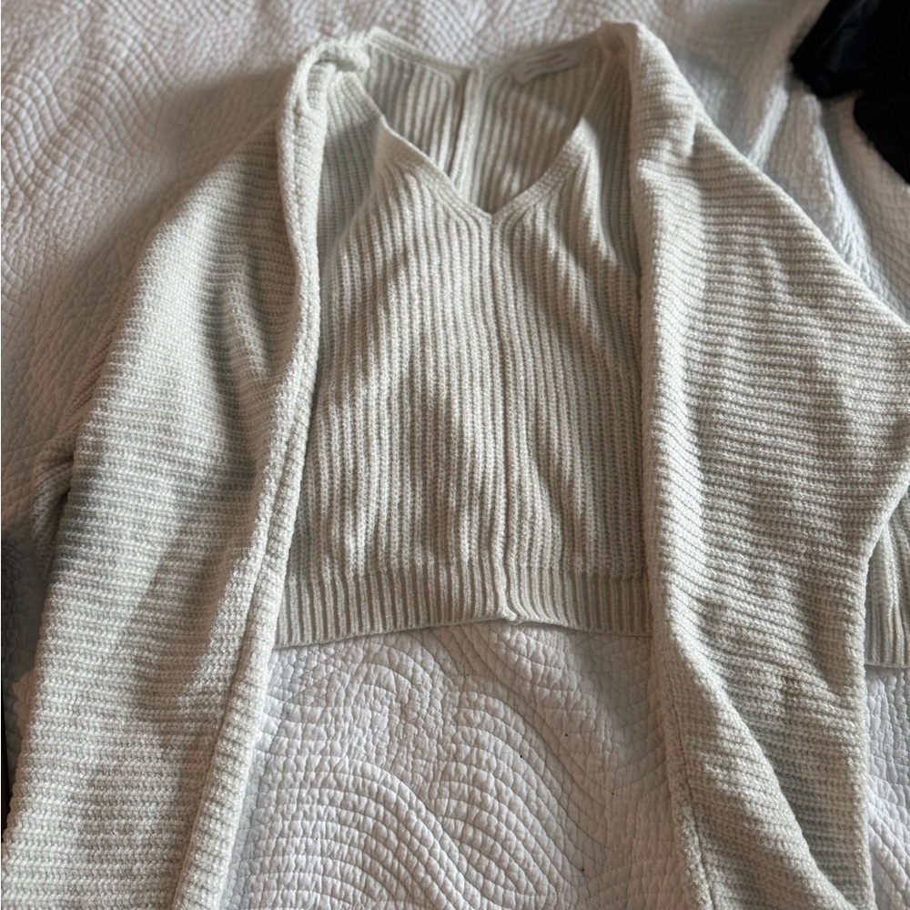 Double Zero Cream V-Neck Sweater